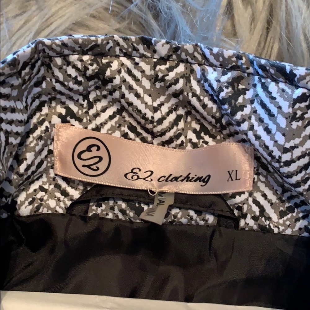 Vest - Picture 4 of 5